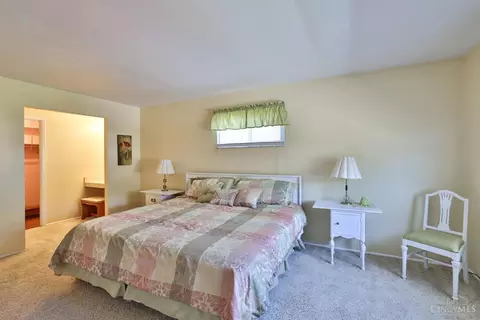 Bedroom - 1077 Meadowind Ct, Cincinnati, OH 45231 photo 2 of 6