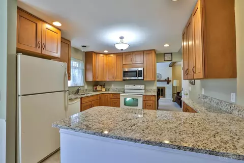 Kitchen - 1077 Meadowind Ct, Cincinnati, OH 45231 photo 1 of 3