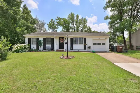 1809 Lincrest Dr, Forest Park, OH 45240