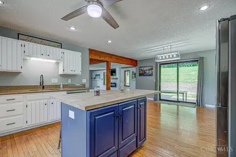 Kitchen - 3060 Quercus Dr, Hamilton, OH 45013 photo 4 of 4