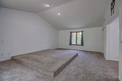 Living - 3060 Quercus Dr, Hamilton, OH 45013 photo 6 of 6