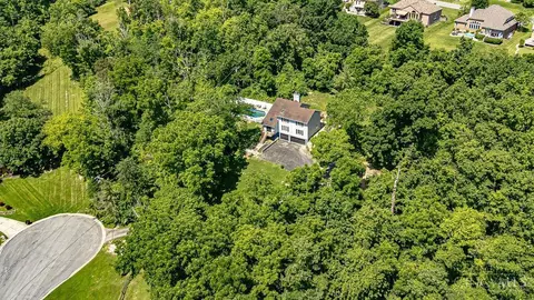 View/Area - 3060 Quercus Dr, Hamilton, OH 45013 photo 2 of 3