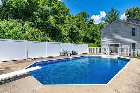 Exterior - 3060 Quercus Dr, Hamilton, OH 45013 photo 5 of 11