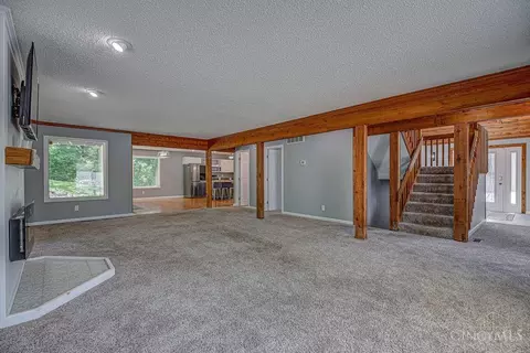 Living - 3060 Quercus Dr, Hamilton, OH 45013 photo 2 of 6