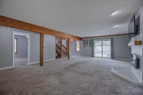 Living - 3060 Quercus Dr, Hamilton, OH 45013 photo 1 of 6