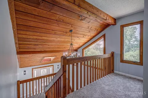 Entry Way - 3060 Quercus Dr, Hamilton, OH 45013 photo 2 of 3