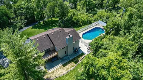Exterior - 3060 Quercus Dr, Hamilton, OH 45013 photo 2 of 11