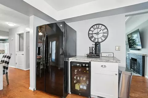 Kitchen - 3950 Fordham Pl, Cincinnati, OH 45213 photo 5 of 6