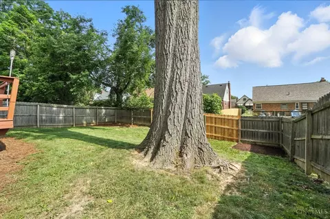 Exterior - 3950 Fordham Pl, Cincinnati, OH 45213 photo 17 of 20