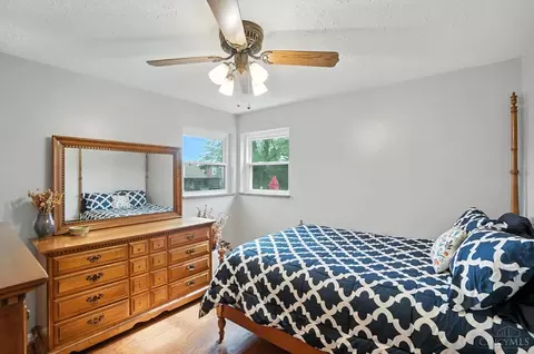 Bedroom - 3950 Fordham Pl, Cincinnati, OH 45213 photo 3 of 9