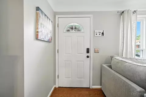 Entry Way - 3950 Fordham Pl, Cincinnati, OH 45213 photo 1 of 6