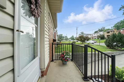 Exterior - 3950 Fordham Pl, Cincinnati, OH 45213 photo 5 of 20