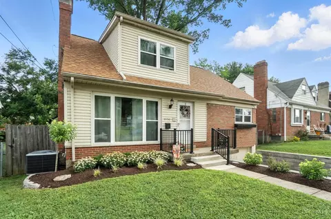 Exterior - 3950 Fordham Pl, Cincinnati, OH 45213 photo 2 of 20