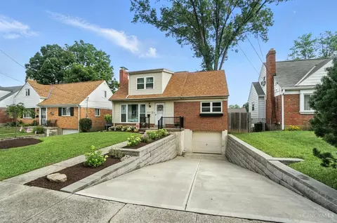 Exterior - 3950 Fordham Pl, Cincinnati, OH 45213 photo 3 of 20