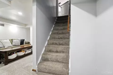 Entry Way - 3950 Fordham Pl, Cincinnati, OH 45213 photo 6 of 6