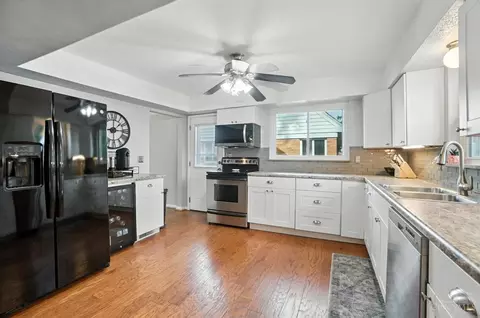 Kitchen - 3950 Fordham Pl, Cincinnati, OH 45213 photo 1 of 6