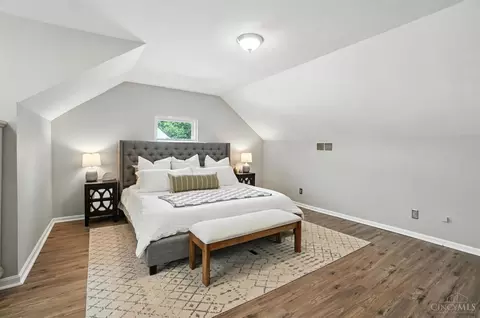 Bedroom - 3950 Fordham Pl, Cincinnati, OH 45213 photo 8 of 9