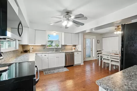 Kitchen - 3950 Fordham Pl, Cincinnati, OH 45213 photo 2 of 6