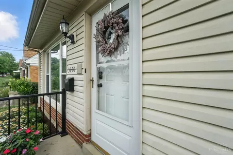 Exterior - 3950 Fordham Pl, Cincinnati, OH 45213 photo 6 of 20