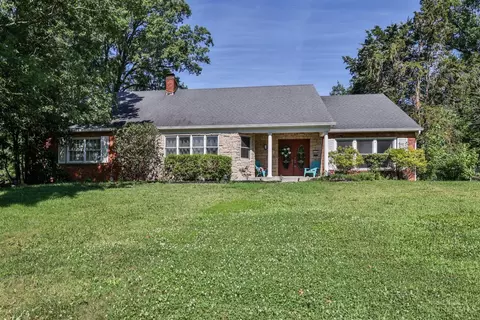 271 Poage Farm Rd, Wyoming, OH 45215