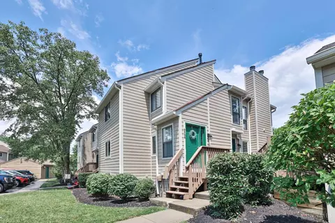 9348 Hunters Creek Dr, Blue Ash, OH 45242