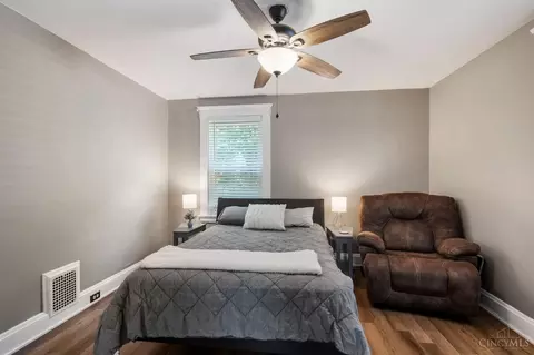 Bedroom - 52 Mitchell Ave, Saint Bernard, OH 45217 photo 1 of 4