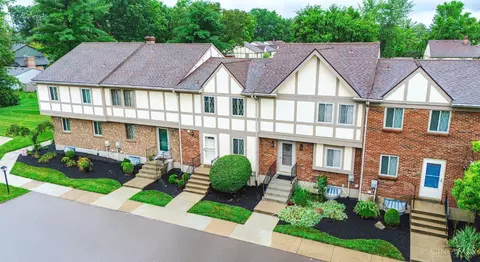 392 Wellington Ct, Mason, OH 45040