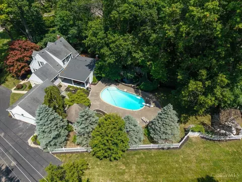 8732 Columbia Rd, Maineville, OH 45039