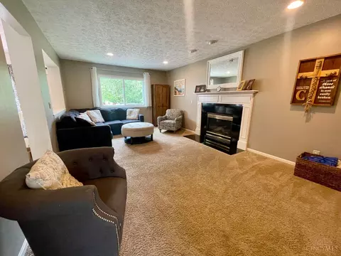 Living - 4175 Cannon Gate Dr, Cincinnati, OH 45245 photo 1 of 6