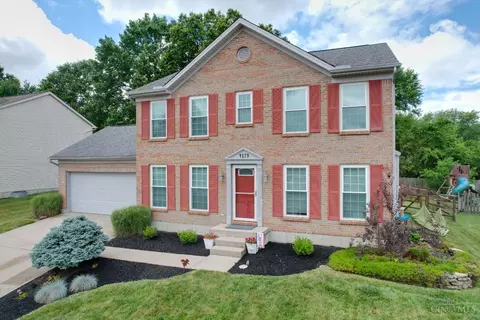 4175 Cannon Gate Dr, Cincinnati, OH 45245