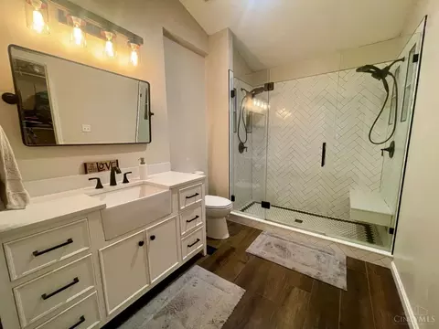 Bath - 4175 Cannon Gate Dr, Cincinnati, OH 45245 photo 2 of 4