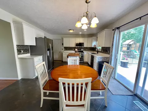 Kitchen - 4175 Cannon Gate Dr, Cincinnati, OH 45245 photo 1 of 8
