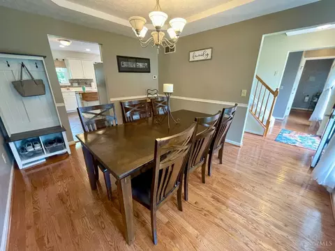 Dining - 4175 Cannon Gate Dr, Cincinnati, OH 45245 photo 1 of 2