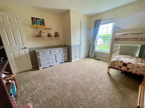 Bedroom - 4175 Cannon Gate Dr, Cincinnati, OH 45245 photo 5 of 8