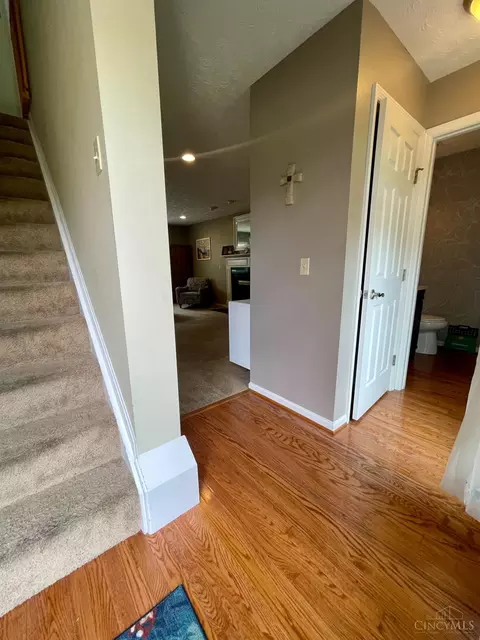 Entry Way - 4175 Cannon Gate Dr, Cincinnati, OH 45245 photo 2 of 3
