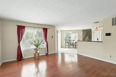 Living - 2317 Garrison Dr, Cincinnati, OH 45231 photo 2 of 4