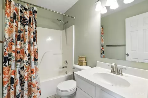 Bath - 2317 Garrison Dr, Cincinnati, OH 45231 photo 1 of 2