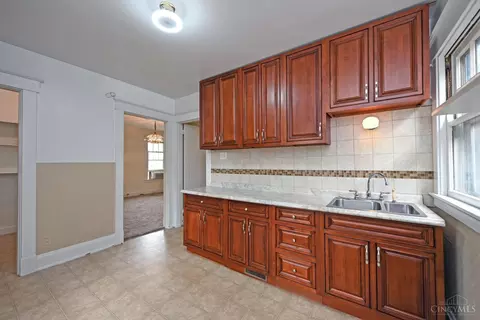 Kitchen - 1641 Pullan Ave, Cincinnati, OH 45223 photo 2 of 2