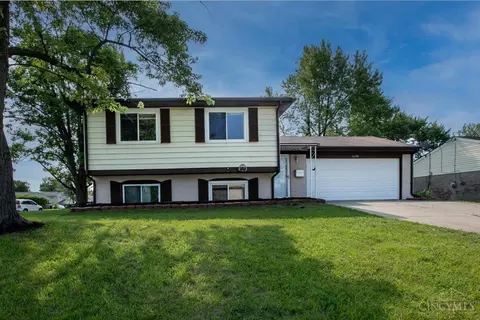 11696 Hinkley Dr, Forest Park, OH 45240