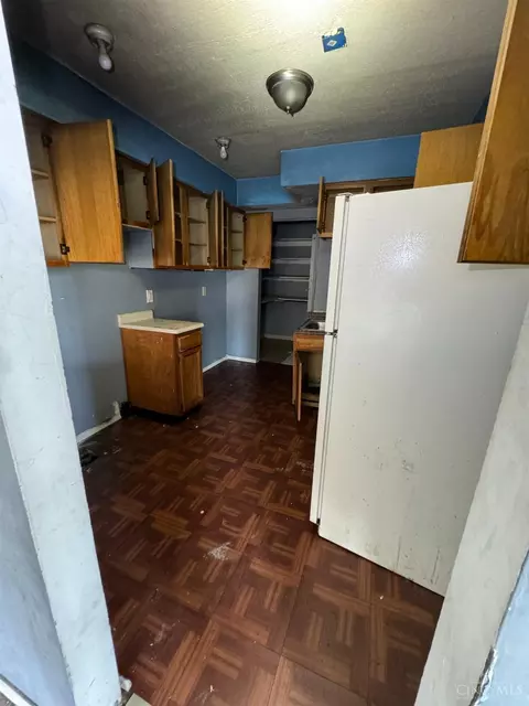 Kitchen - 1705 Harrison Ave, Cincinnati, OH 45214 photo 1 of 3
