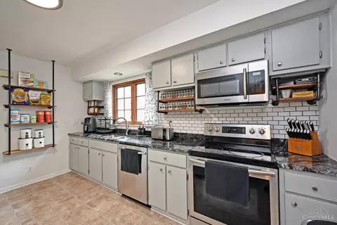 Kitchen - 4125 Sherel Ln, Cincinnati, OH 45209 photo 2 of 3