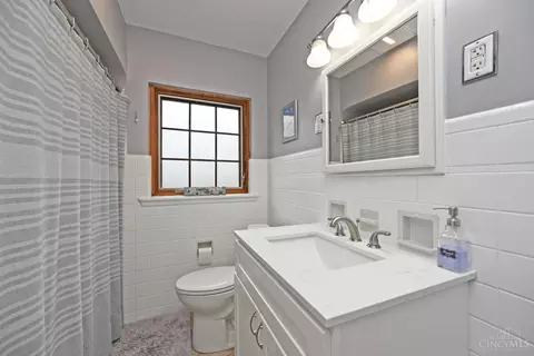 Bath - 4125 Sherel Ln, Cincinnati, OH 45209 photo 1 of 1