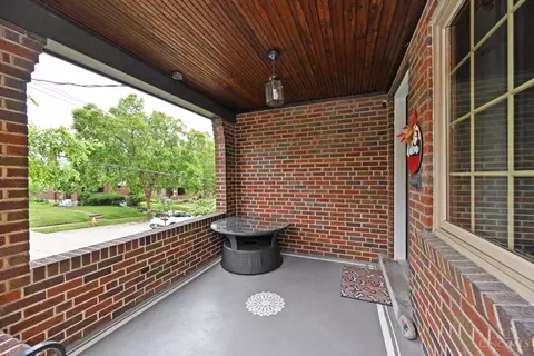 Exterior - 4125 Sherel Ln, Cincinnati, OH 45209 photo 3 of 11