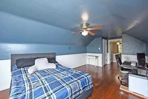 Bedroom - 4125 Sherel Ln, Cincinnati, OH 45209 photo 3 of 3