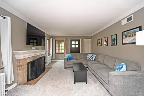 Living - 4125 Sherel Ln, Cincinnati, OH 45209 photo 3 of 4