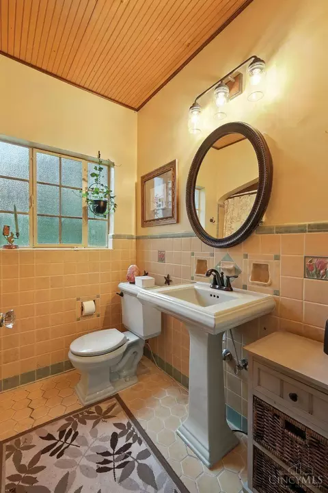 Bath - 6335 Iris Ave, Cincinnati, OH 45213 photo 1 of 5