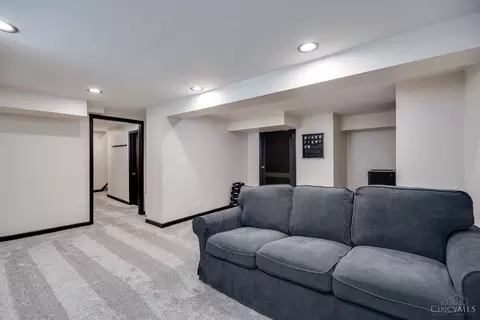 Entry Way - 7017 Bramble Ave, Cincinnati, OH 45227 photo 5 of 5