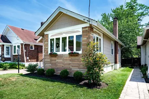 Exterior - 7017 Bramble Ave, Cincinnati, OH 45227 photo 3 of 11