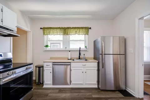 Kitchen - 7017 Bramble Ave, Cincinnati, OH 45227 photo 3 of 4