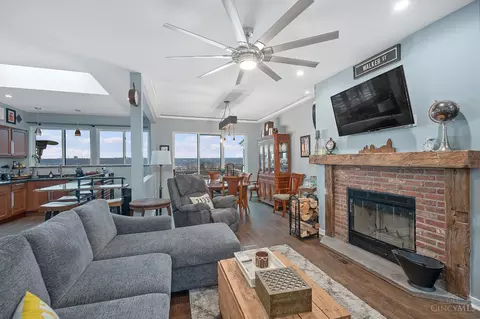 Living - 1841 Walker St, Cincinnati, OH 45212 photo 4 of 4